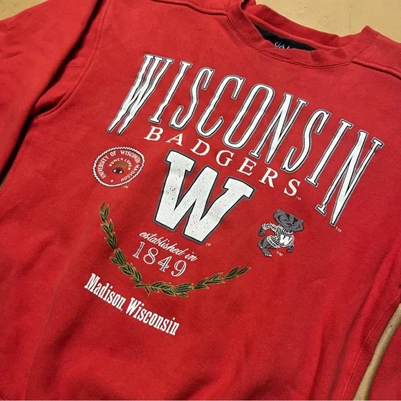Vintage Wisconsin Badgers Gant Reverse Weave Styled Crewneck Medium - Picture 2 of 5